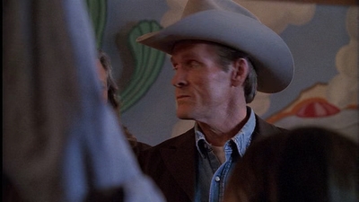 ROSWELL_-_E1X01_PILOT_023.jpg