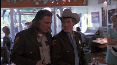 ROSWELL_-_E1X01_PILOT_024.jpg
