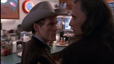 ROSWELL_-_E1X01_PILOT_032.jpg