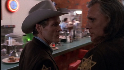 ROSWELL_-_E1X01_PILOT_033.jpg