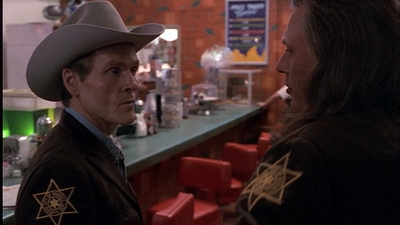 ROSWELL_-_E1X01_PILOT_035.jpg