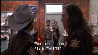 ROSWELL_-_E1X01_PILOT_044.jpg