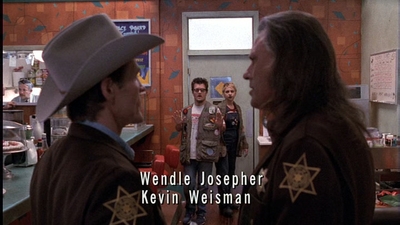 ROSWELL_-_E1X01_PILOT_046.jpg