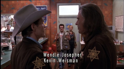 ROSWELL_-_E1X01_PILOT_047.jpg