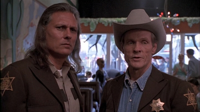 ROSWELL_-_E1X01_PILOT_049.jpg