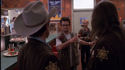 ROSWELL_-_E1X01_PILOT_052.jpg