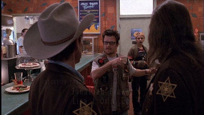 ROSWELL_-_E1X01_PILOT_053.jpg
