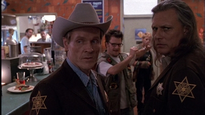 ROSWELL_-_E1X01_PILOT_064.jpg