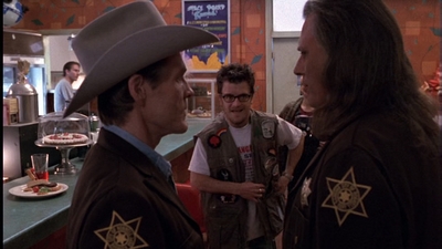 ROSWELL_-_E1X01_PILOT_078.jpg