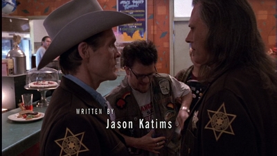 ROSWELL_-_E1X01_PILOT_082.jpg