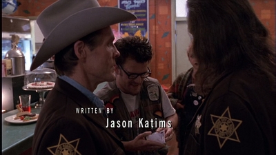 ROSWELL_-_E1X01_PILOT_084.jpg