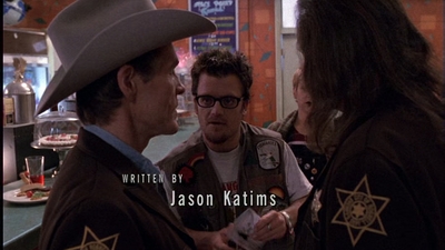 ROSWELL_-_E1X01_PILOT_086.jpg