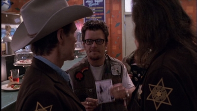 ROSWELL_-_E1X01_PILOT_087.jpg