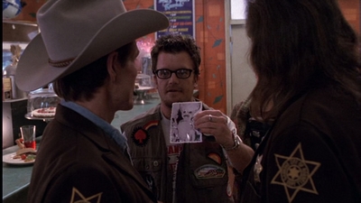 ROSWELL_-_E1X01_PILOT_088.jpg