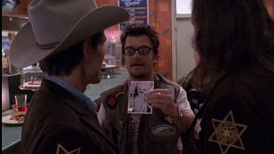 ROSWELL_-_E1X01_PILOT_089.jpg
