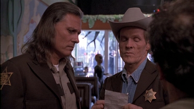 ROSWELL_-_E1X01_PILOT_092.jpg