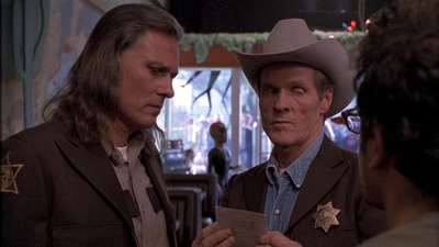 ROSWELL_-_E1X01_PILOT_096.jpg