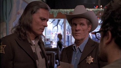 ROSWELL_-_E1X01_PILOT_097.jpg