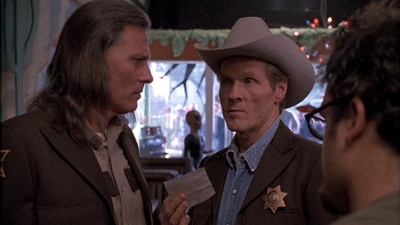 ROSWELL_-_E1X01_PILOT_098.jpg