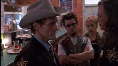 ROSWELL_-_E1X01_PILOT_101.jpg