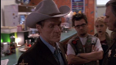 ROSWELL_-_E1X01_PILOT_102.jpg