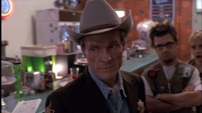 ROSWELL_-_E1X01_PILOT_103.jpg
