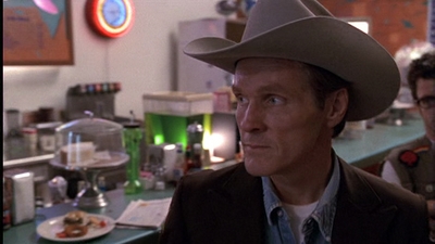 ROSWELL_-_E1X01_PILOT_105.jpg