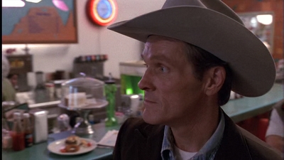 ROSWELL_-_E1X01_PILOT_106.jpg