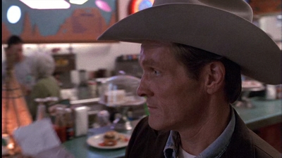 ROSWELL_-_E1X01_PILOT_107.jpg