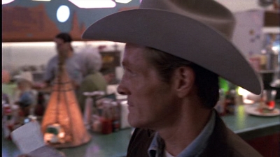 ROSWELL_-_E1X01_PILOT_108.jpg