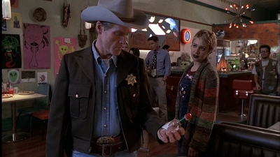 ROSWELL_-_E1X01_PILOT_118.jpg