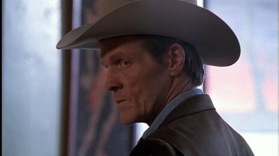 ROSWELL_-_E1X01_PILOT_120.jpg