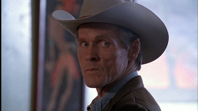 ROSWELL_-_E1X01_PILOT_126.jpg