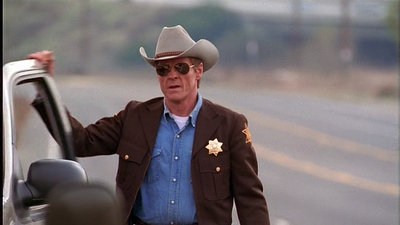 ROSWELL_-_E1X01_PILOT_134.jpg