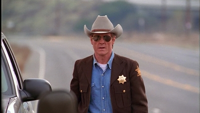 ROSWELL_-_E1X01_PILOT_138.jpg