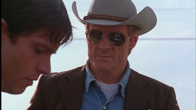 ROSWELL_-_E1X01_PILOT_145.jpg