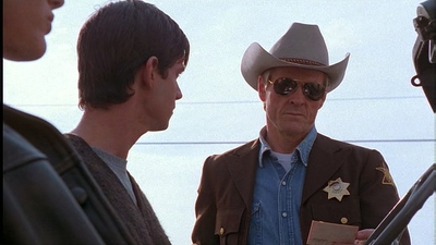 ROSWELL_-_E1X01_PILOT_155.jpg
