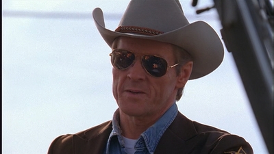 ROSWELL_-_E1X01_PILOT_159.jpg