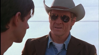 ROSWELL_-_E1X01_PILOT_163.jpg