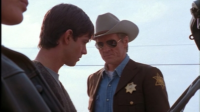 ROSWELL_-_E1X01_PILOT_171.jpg