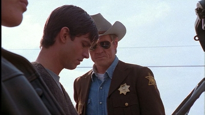 ROSWELL_-_E1X01_PILOT_172.jpg