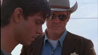 ROSWELL_-_E1X01_PILOT_175.jpg