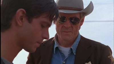 ROSWELL_-_E1X01_PILOT_177.jpg