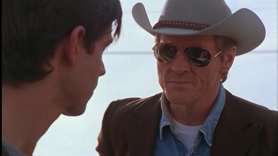 ROSWELL_-_E1X01_PILOT_183.jpg
