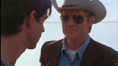 ROSWELL_-_E1X01_PILOT_186.jpg