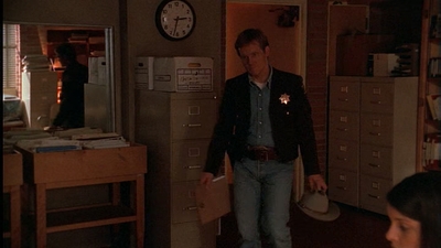 ROSWELL_-_E1X01_PILOT_193.jpg