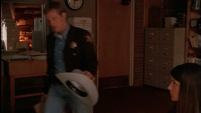 ROSWELL_-_E1X01_PILOT_196.jpg