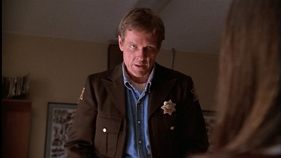 ROSWELL_-_E1X01_PILOT_197.jpg