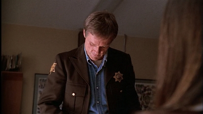 ROSWELL_-_E1X01_PILOT_201.jpg