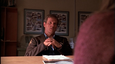 ROSWELL_-_E1X01_PILOT_220.jpg